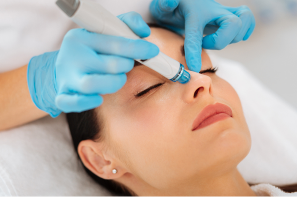 Hydrafacial vs. traditional facial